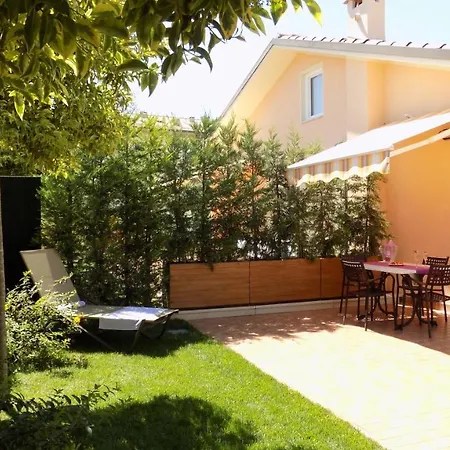 Millyholidays - Lilla - Center - Nearby - Private Garden - Pool
