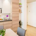 Apartmán Millyholidays - Lilla - Center - Nearby - Private Garden - Pool *