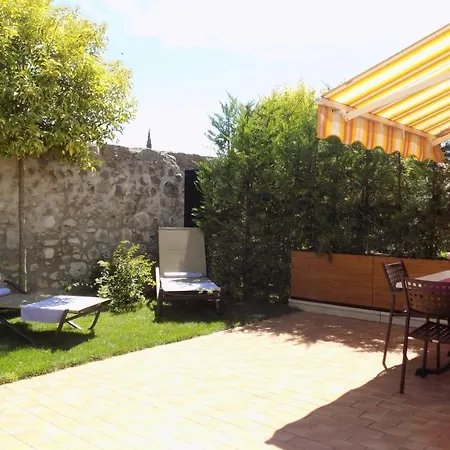 Millyholidays - Lilla - Center - Nearby - Private Garden - Pool 公寓 *