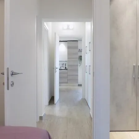 公寓 Millyholidays - Lilla - Center - Nearby - Private Garden - Pool